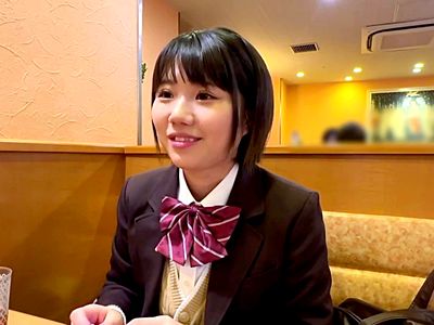 素人企画で地味カワJKがえちえちSEX！ソファ背面ハメ！ソファ正常位でズコって中出し！_の画像