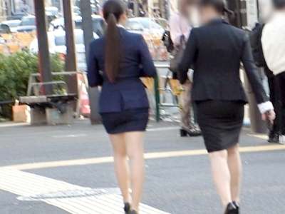 素人企画で新卒デカパイ女子がえちえちSEX！スーツ着衣ベロチュー！ソファゆさゆさケツ見せックス！_の画像